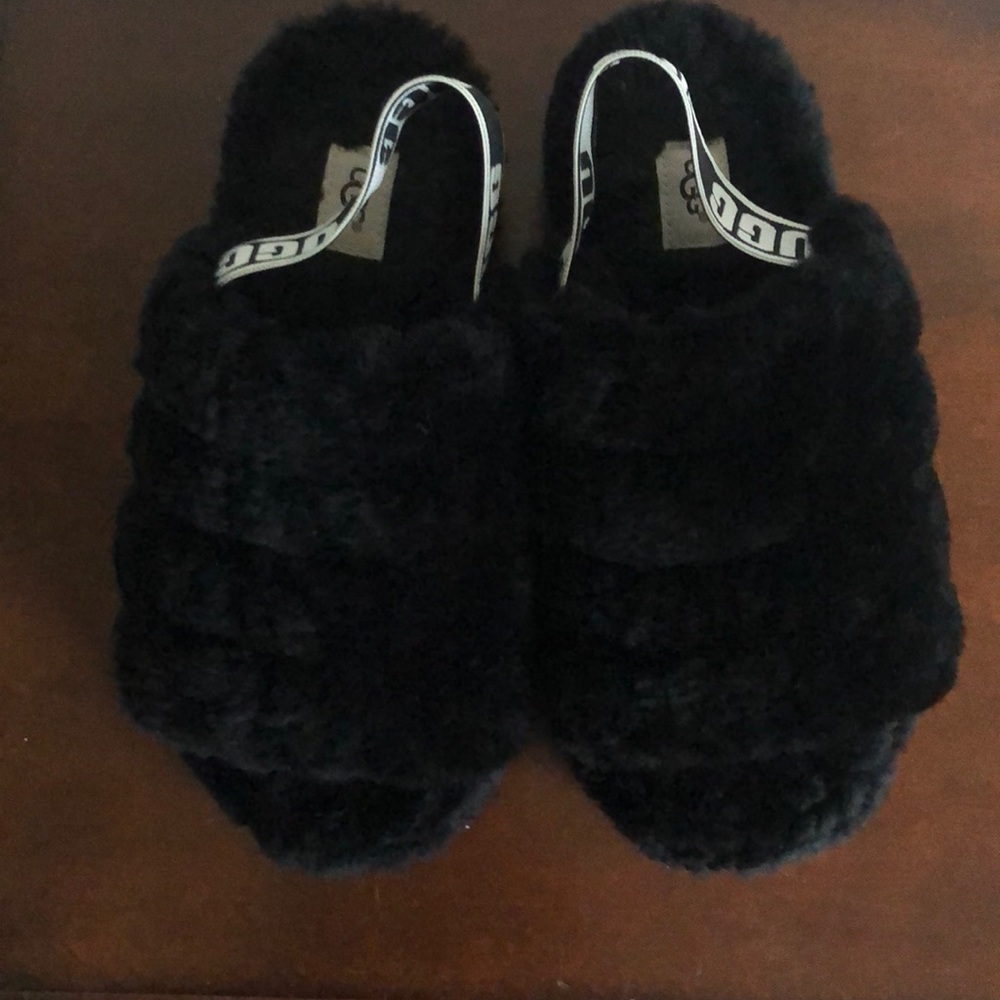 UGG® Logo Fluff Yeah Slides - Black size 7